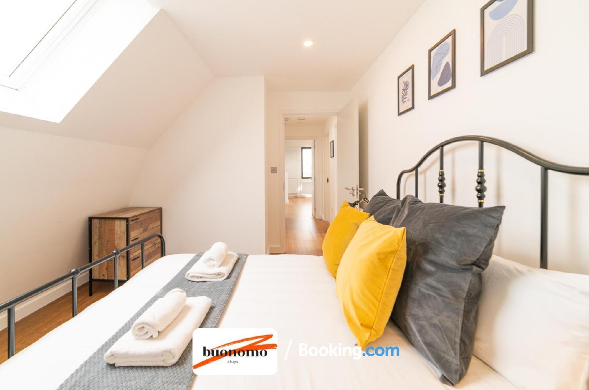 Two Bedroom Apartment At Buonomo Stays Short Lets & Serviced Accommodation London Eksteriør billede