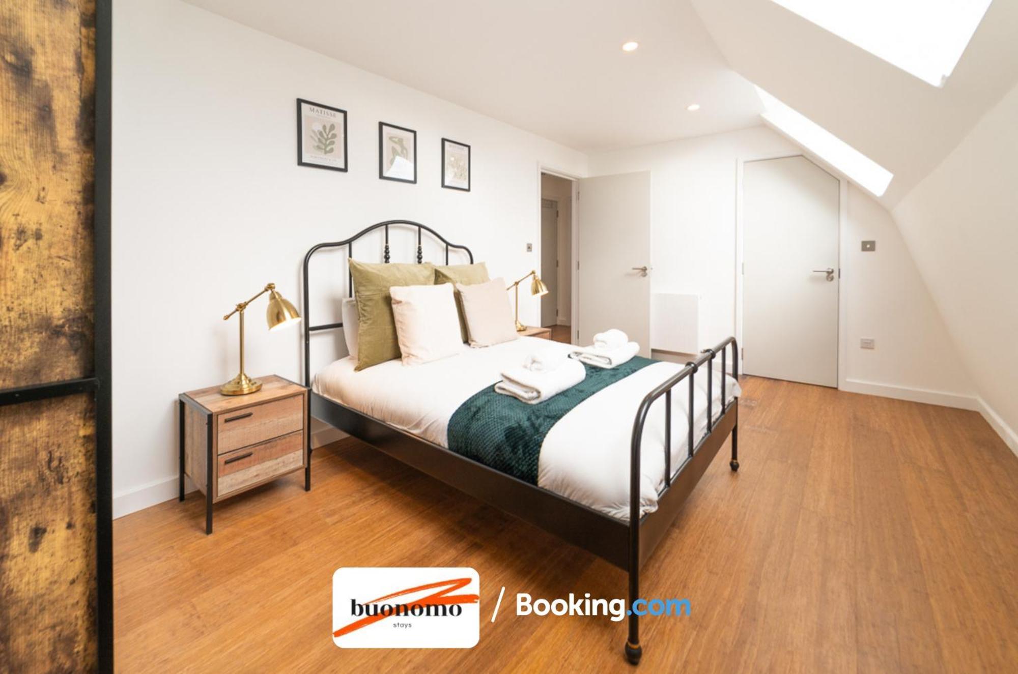 Two Bedroom Apartment At Buonomo Stays Short Lets & Serviced Accommodation London Eksteriør billede